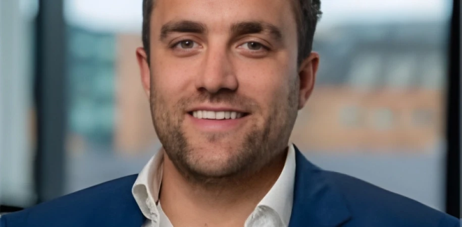 TC Feature box  (715 x 615 px)